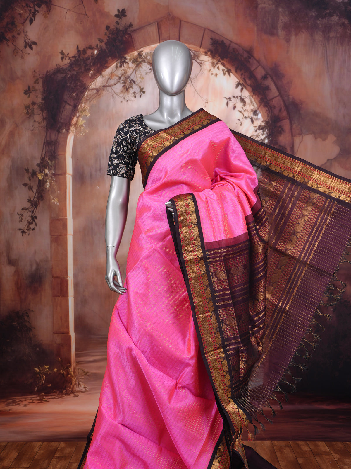 Elegant Rani Pink With Wine-colored border Pure Silk Cotton Handloom Saree