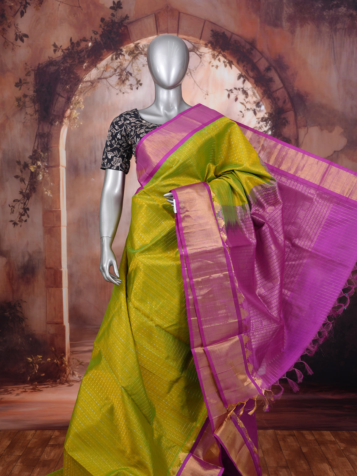 Elegant Pure Silk Cotton Saree in Lime Green and Magenta Pink