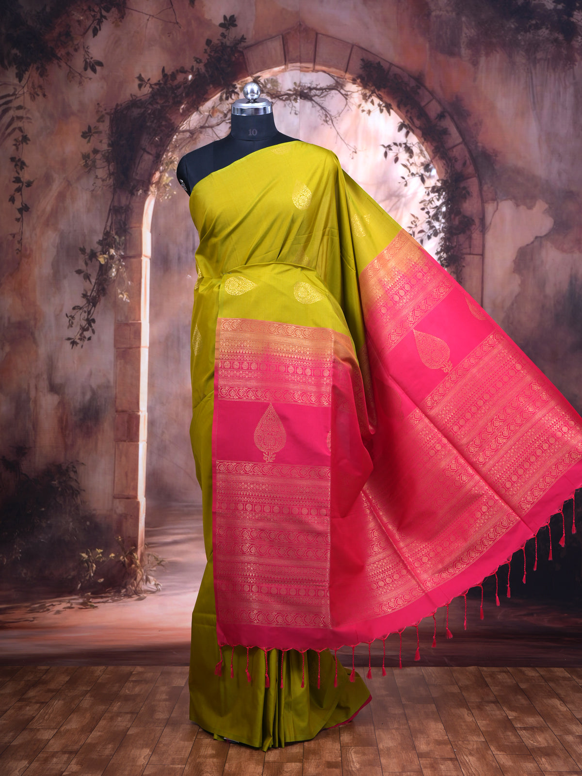 Mehendi Green with Rani Pink Semi Silk Saree