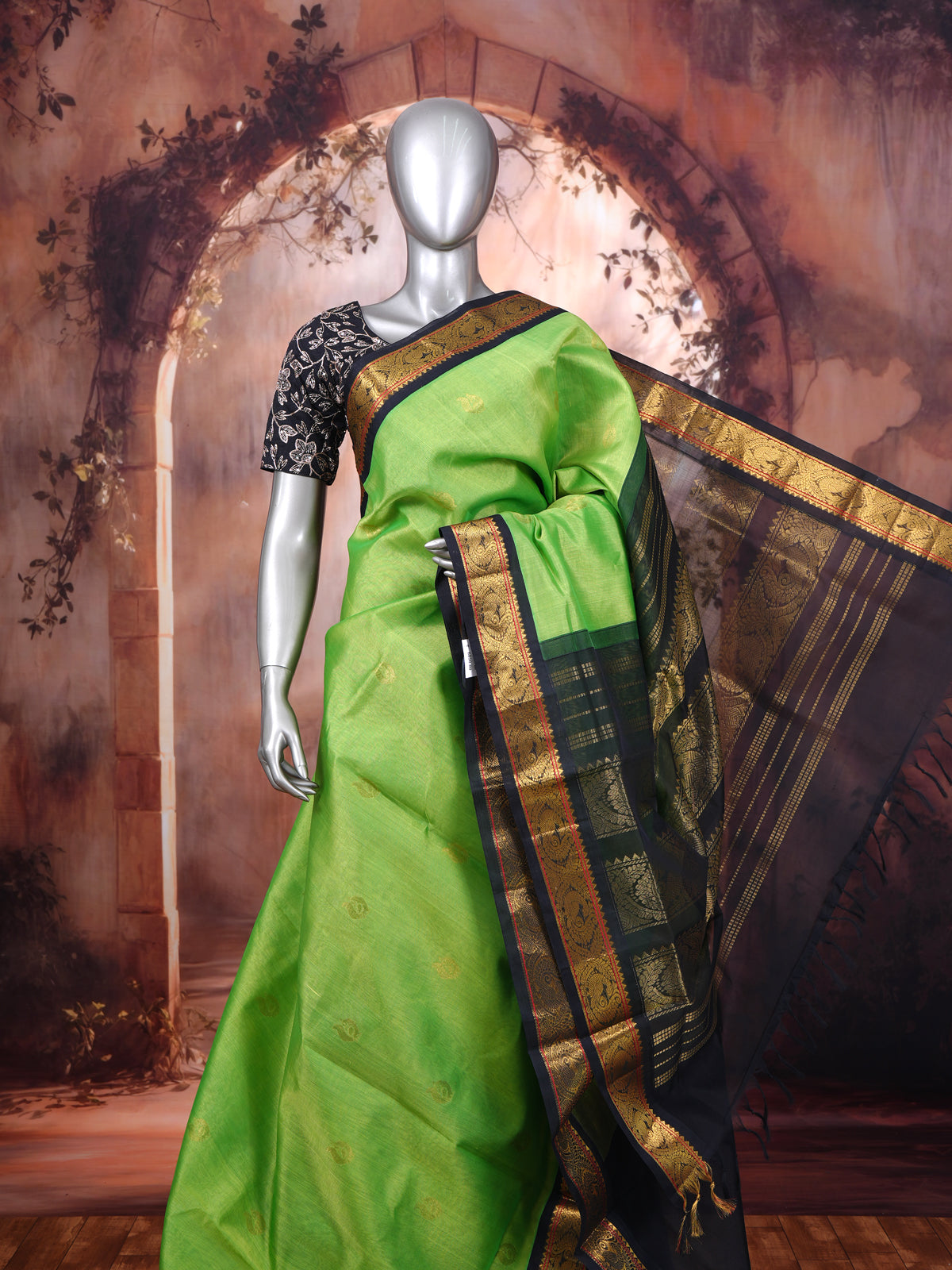 Elegant Parrot Green Pure Silk Cotton Saree with Traditional Zari Border