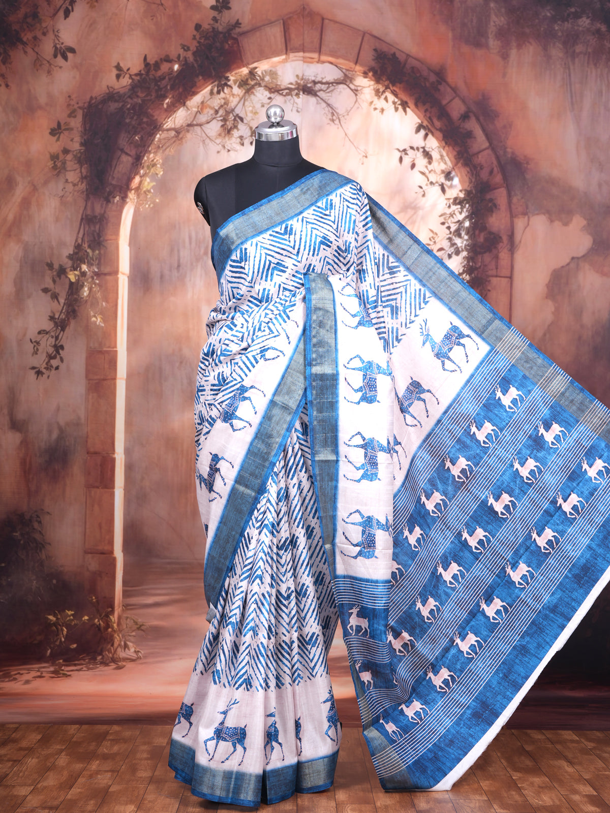 White with Blue Pallu - Semi Tussar Saree