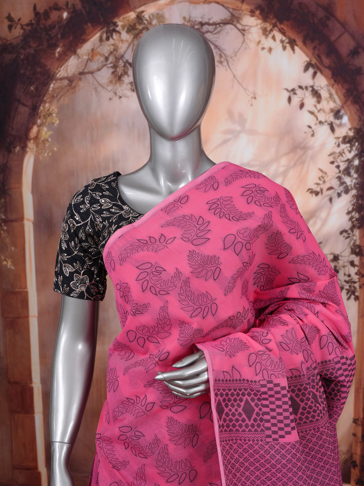 Pink with Black Munthi Silk Cotton Saree