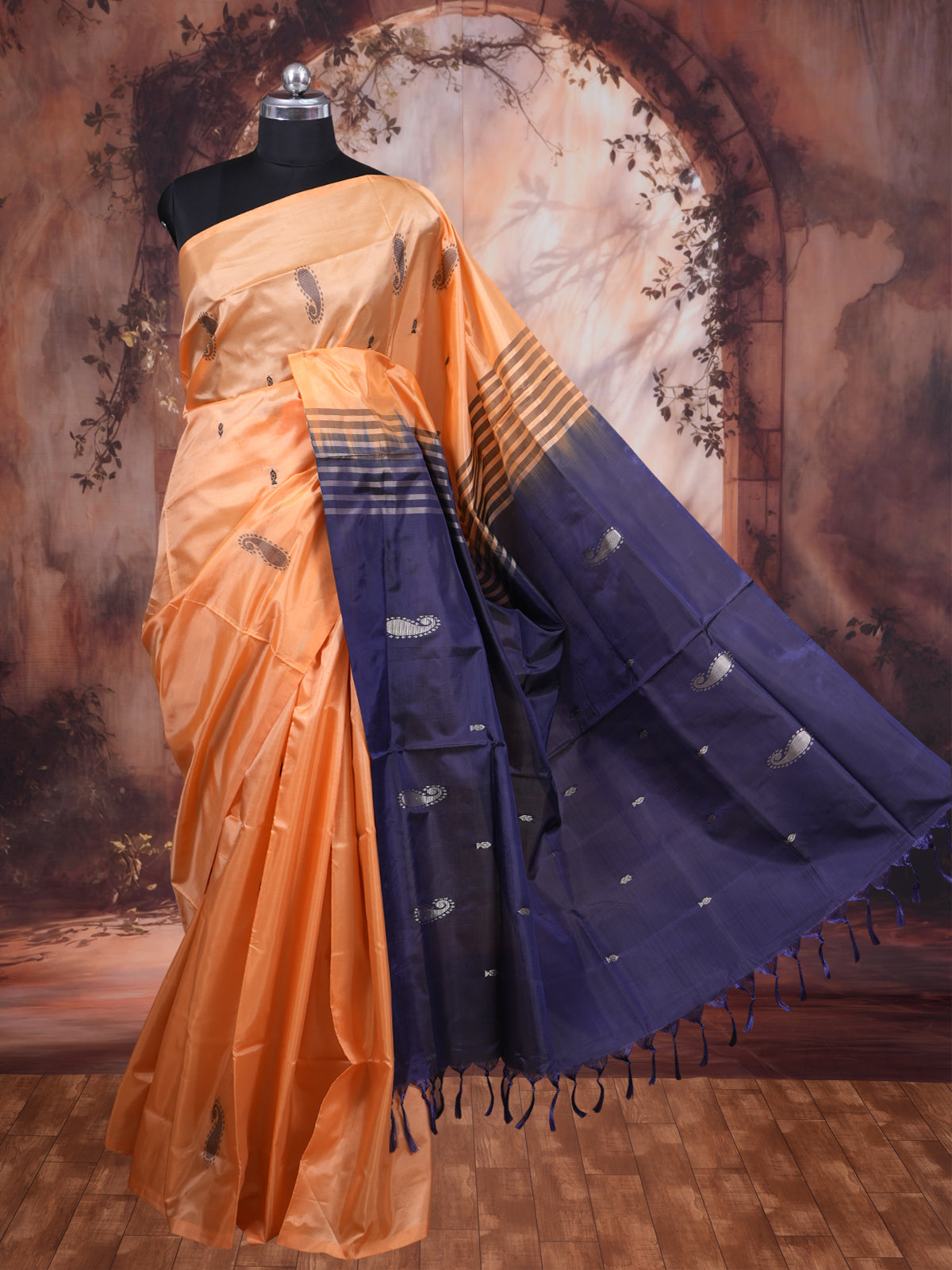 Peach with Royal Blue Vaalai Naar Pattu Saree