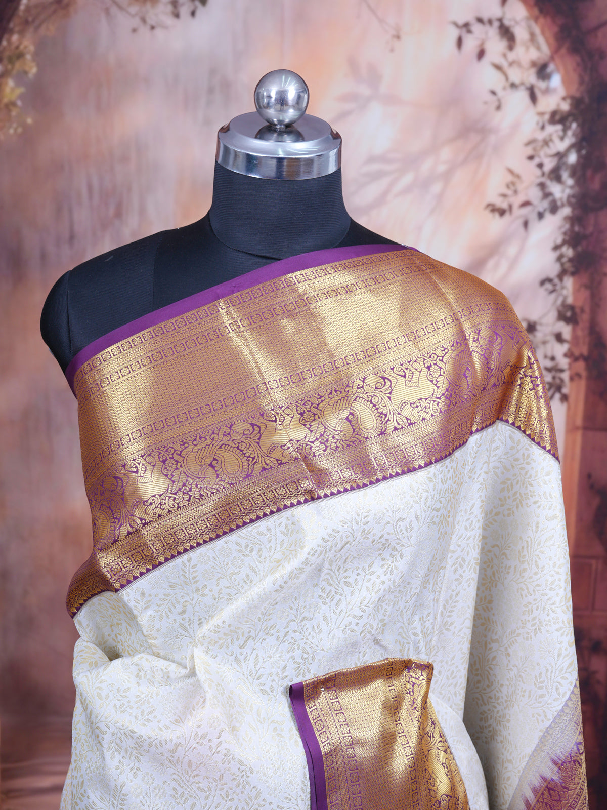 Exquisite Off-White with Magenta Kanchipuram Silk Saree
