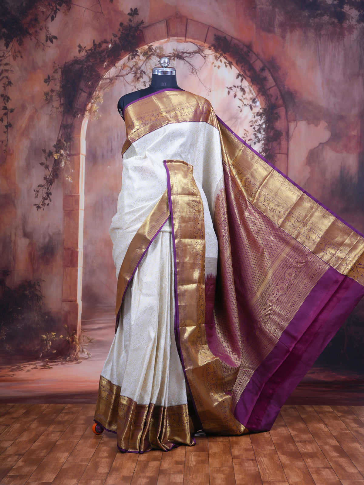 Exquisite Off-White with Magenta Kanchipuram Silk Saree