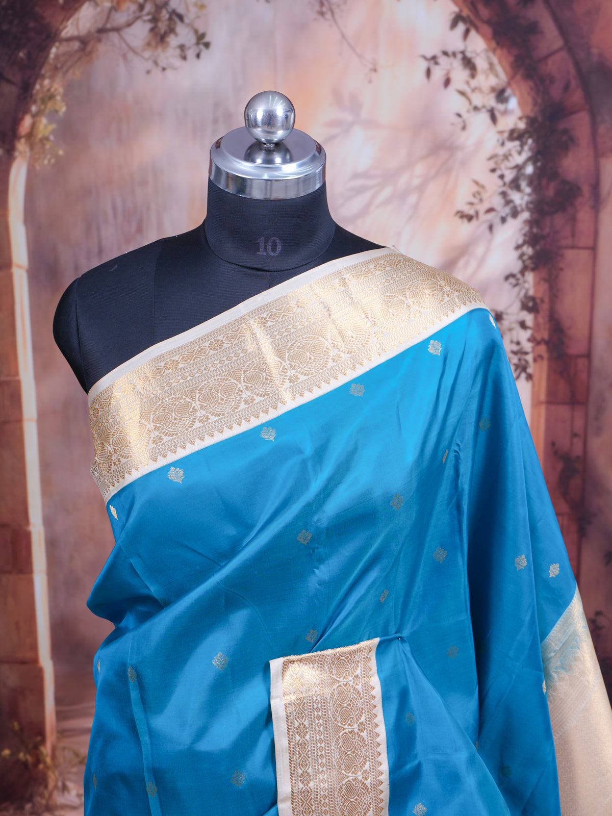 Luminous Peacock Blue With Gold Zari Kanchipuram Silk Saree
