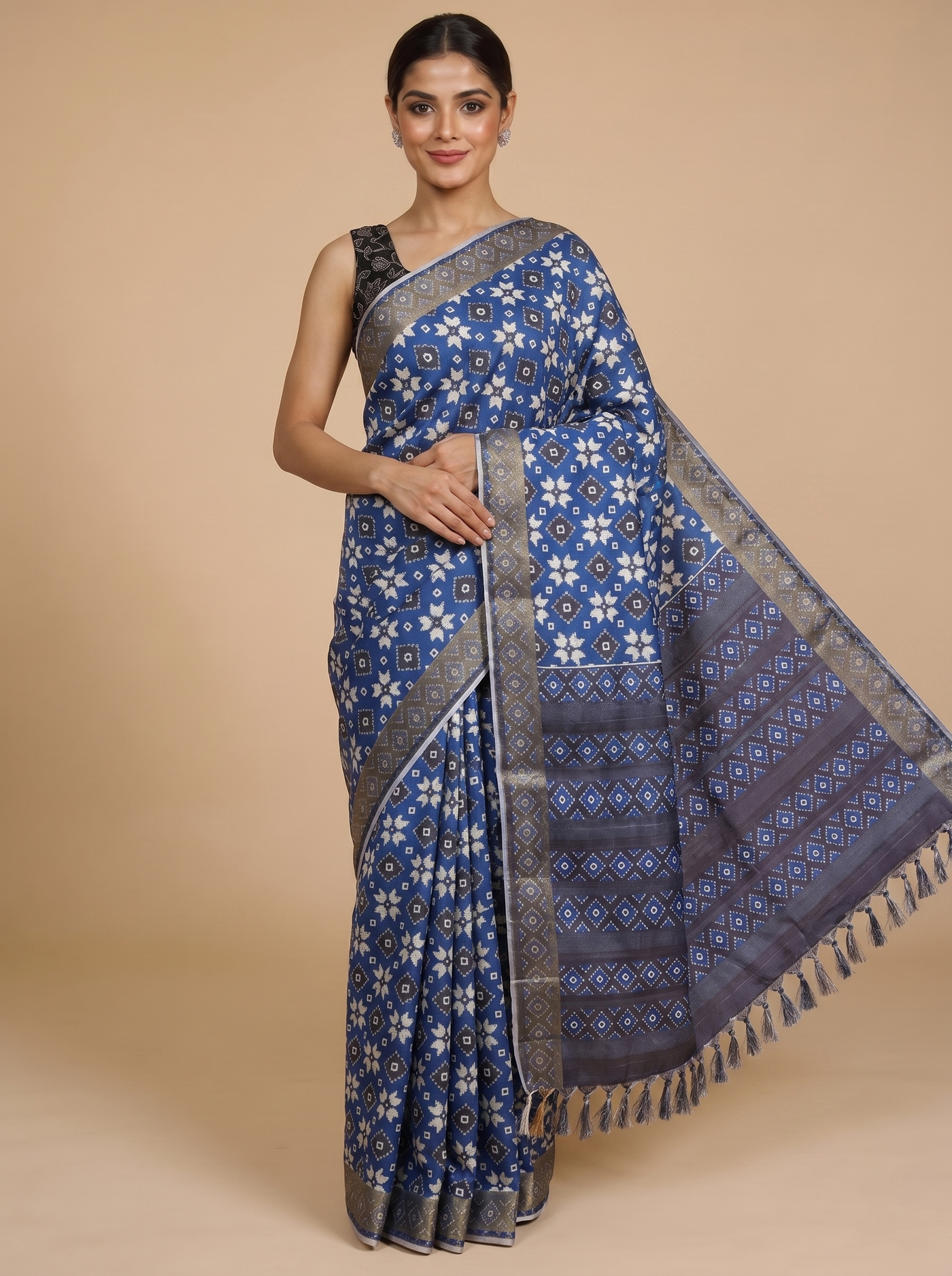 Royal Blue and Indigo with Charcoal Grey Munthi Dola Silk Saree
